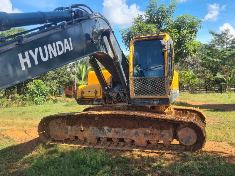 Escavadeira Hyundai Robex 220LC, em Xinguara (PA). Desconto para mensalidade!