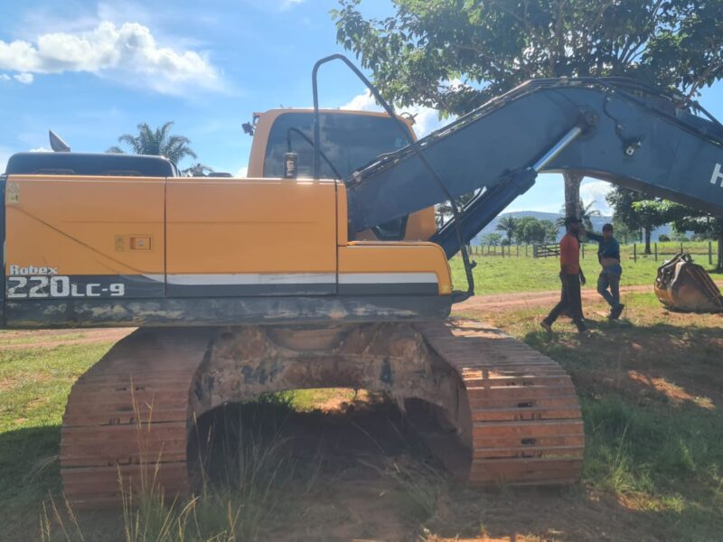 Escavadeira Hyundai Robex 220LC, em Xinguara (PA). Desconto para mensalidade!